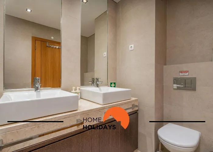 #249 Luxury Oceanfront Apartamento Albufeira